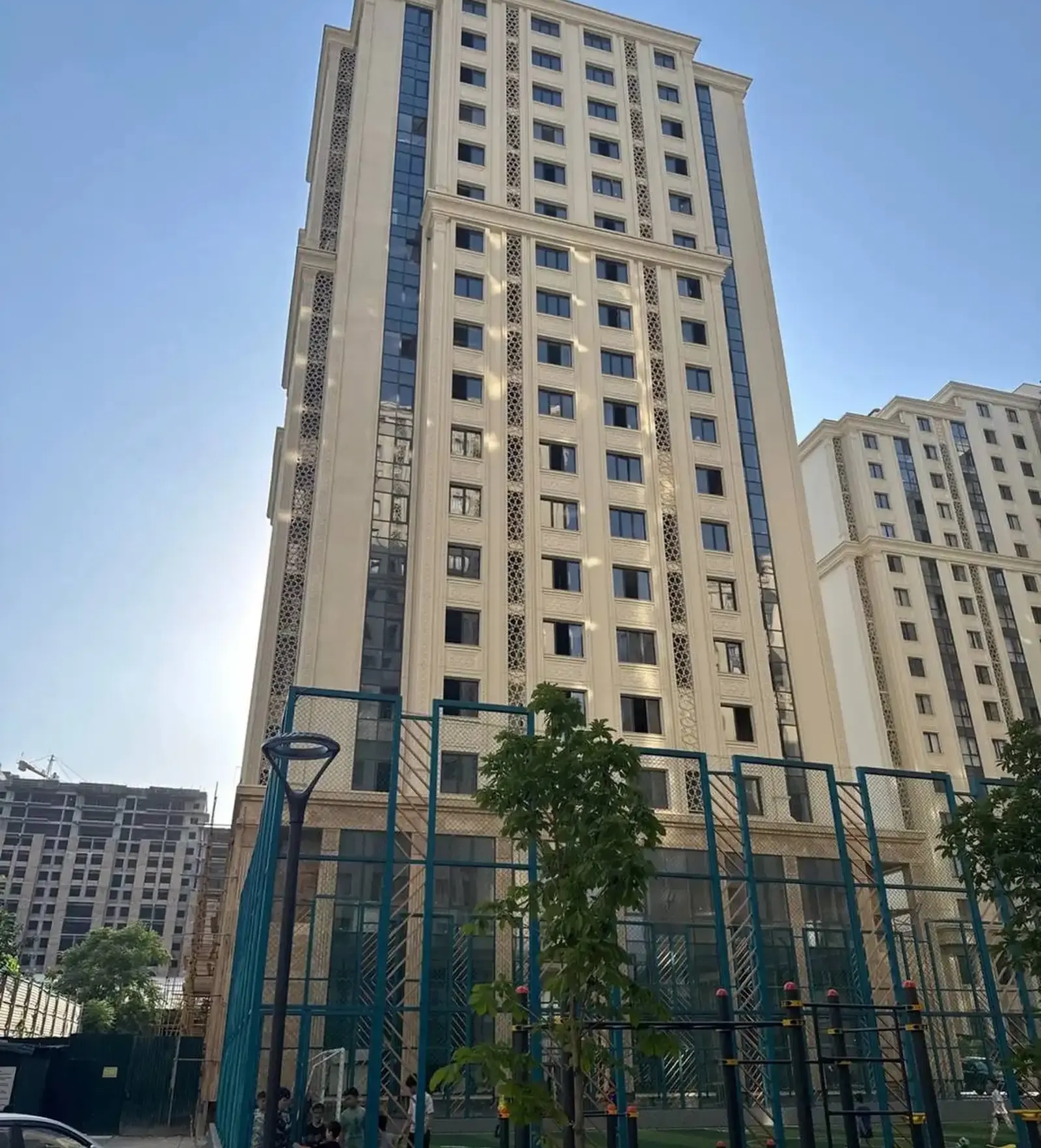 3-комн. квартира, 16 этаж, 137 м², Шохмансур — фото 2