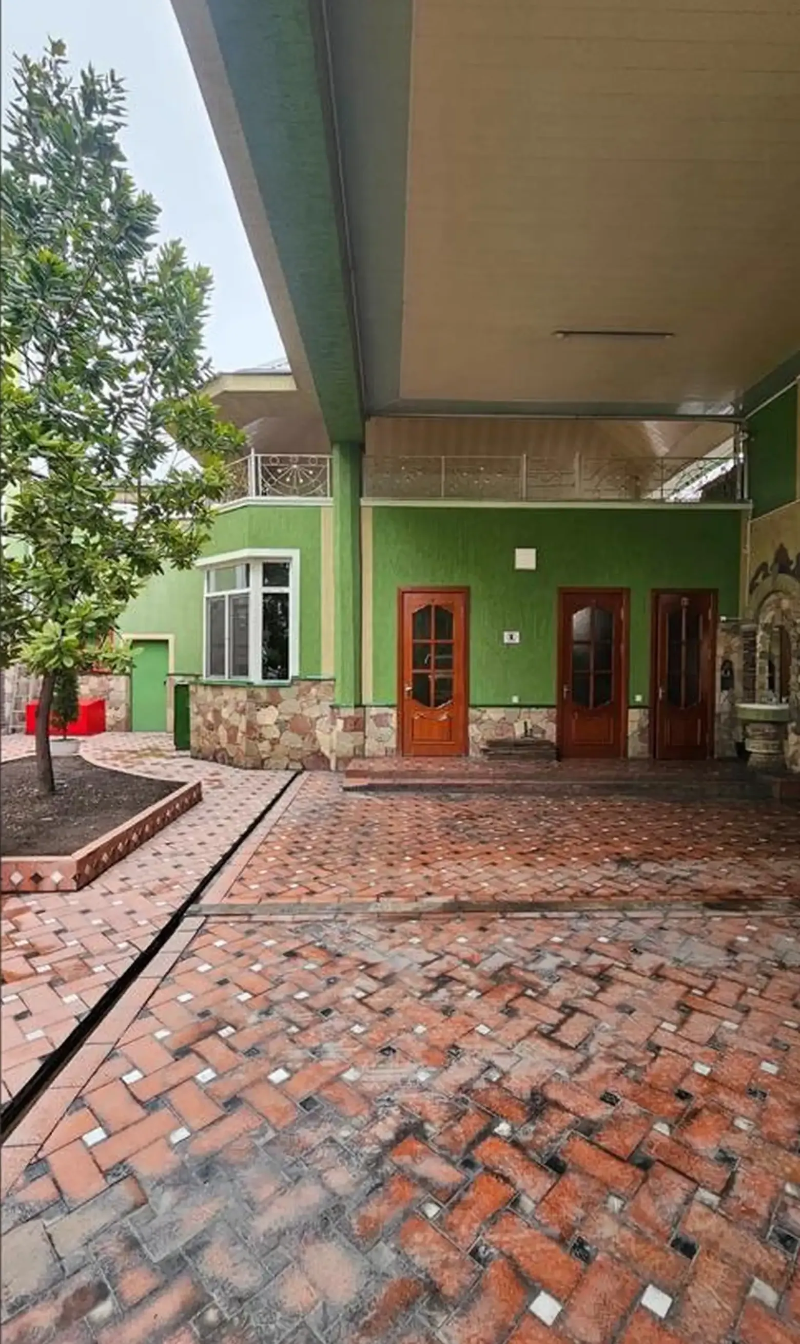 3-этажный, 16 комнатный дом, 900 м², Шохмансур — фото 3