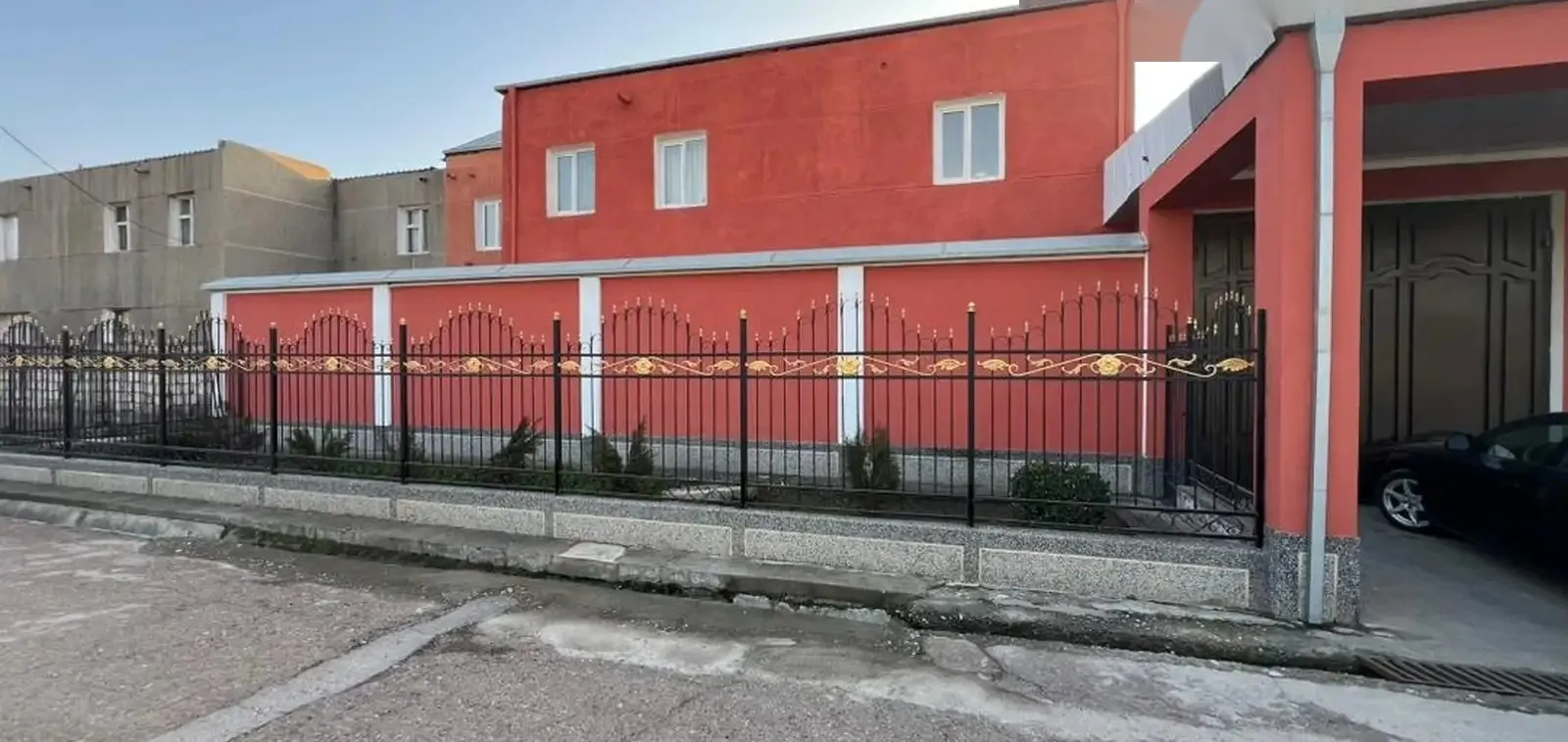 3 этажн. 13-комн. дом, 10 соток, Круги Ором