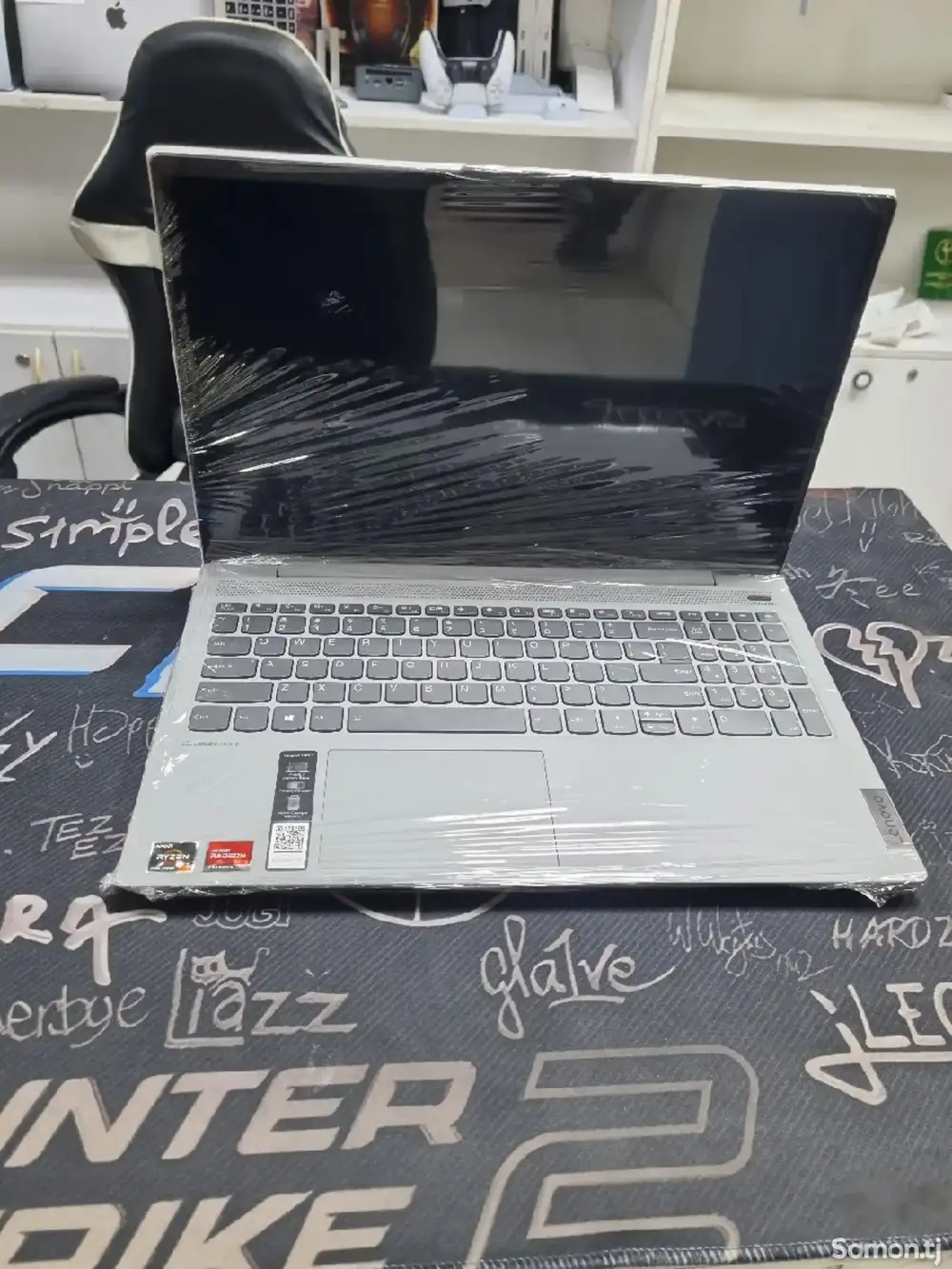 Ноутбук Lenovo AMD Ryzen 7 5700U 4.3 GHz 8 ядрно AMD RADEON 4GB 16gb/512gb
