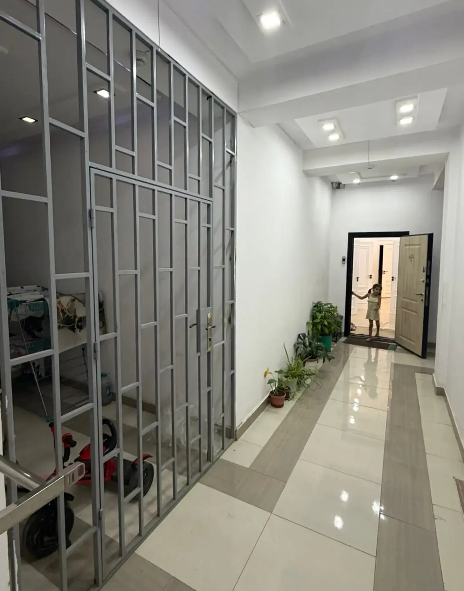 3-комн. квартира, 9 этаж, 98 м², И Сомони — фото 3