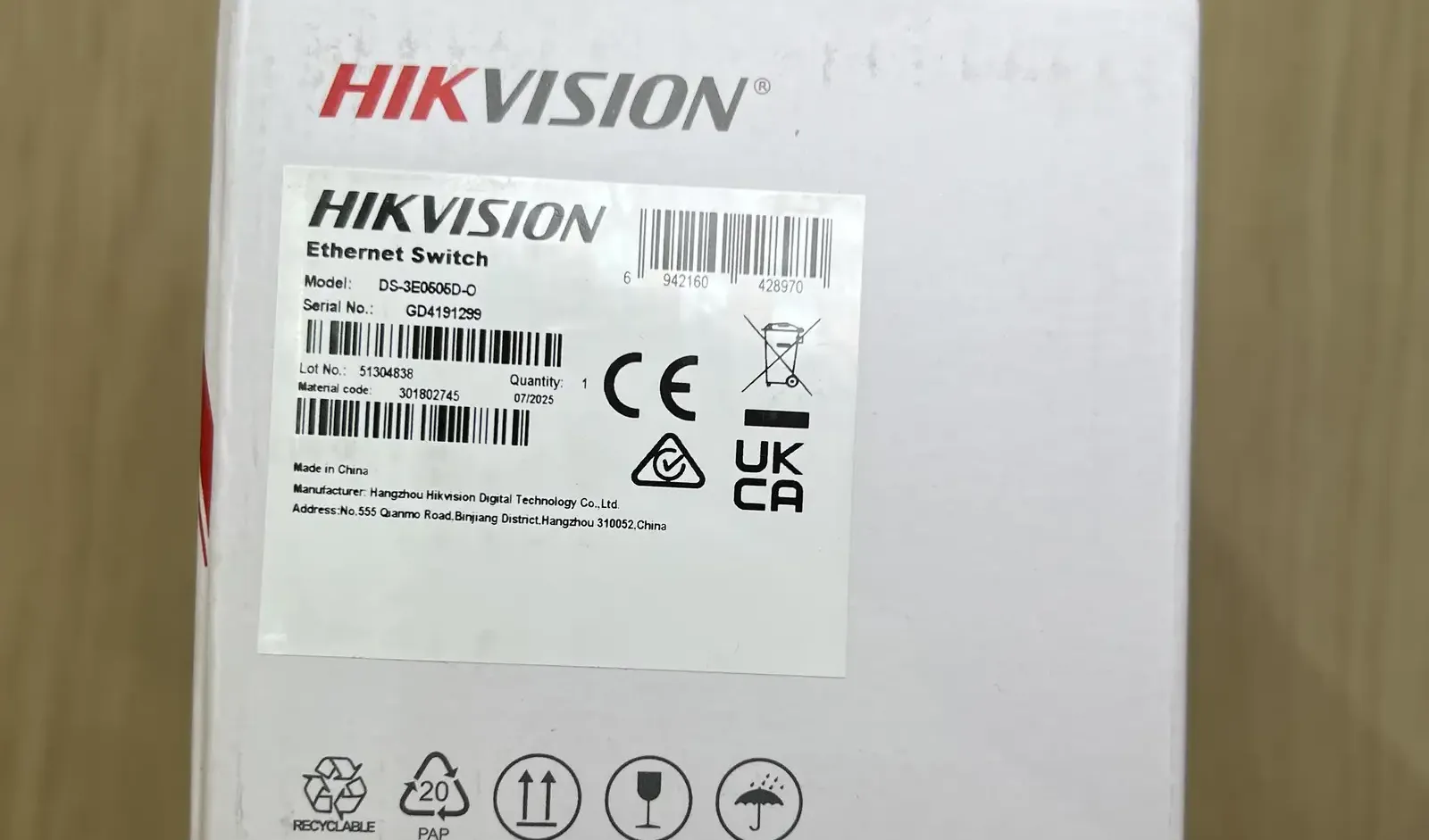 Коммутатор Switch Hikvision Gigabit DS-3E0505D-OO-STD