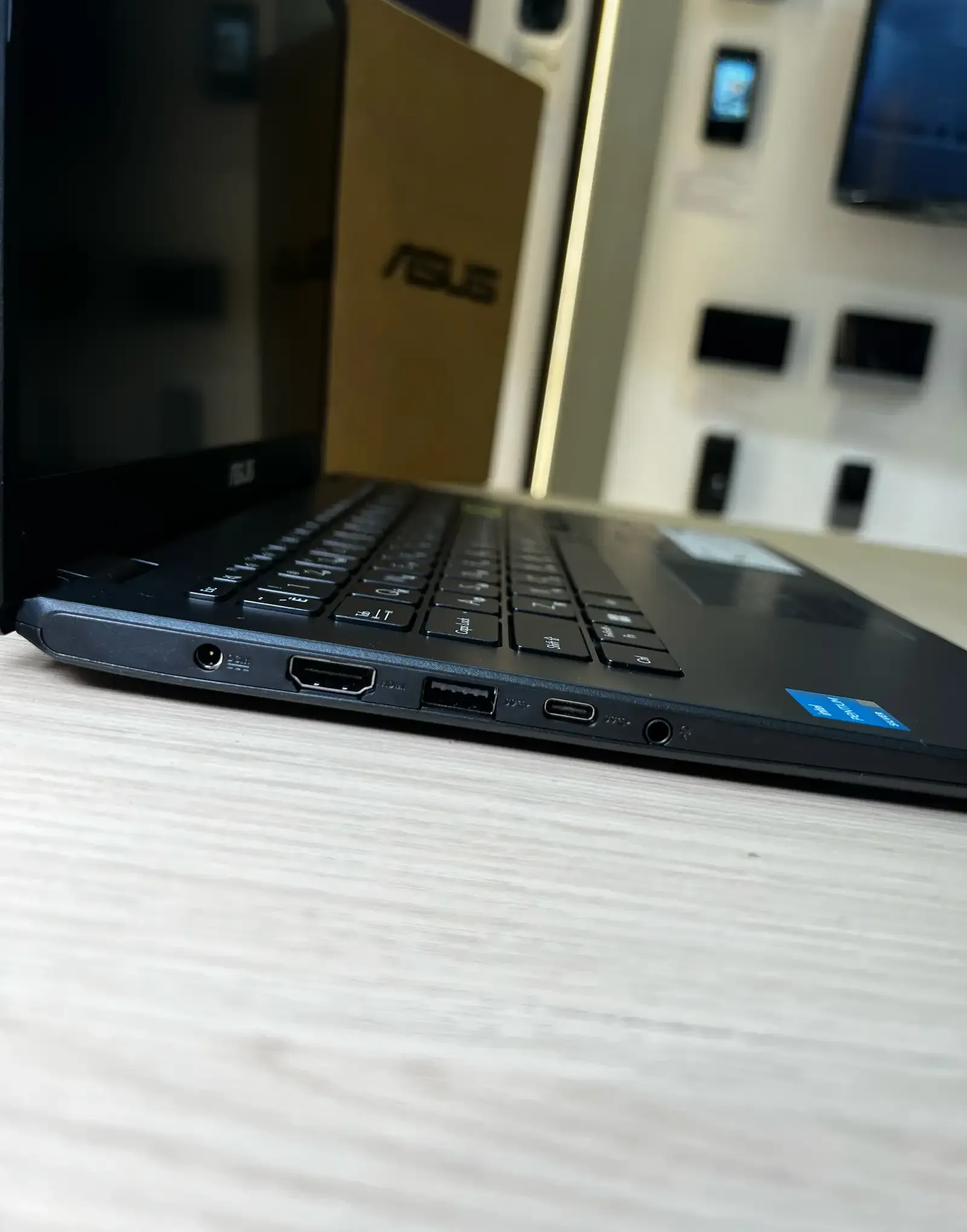 Ноутбук Asus E410KA