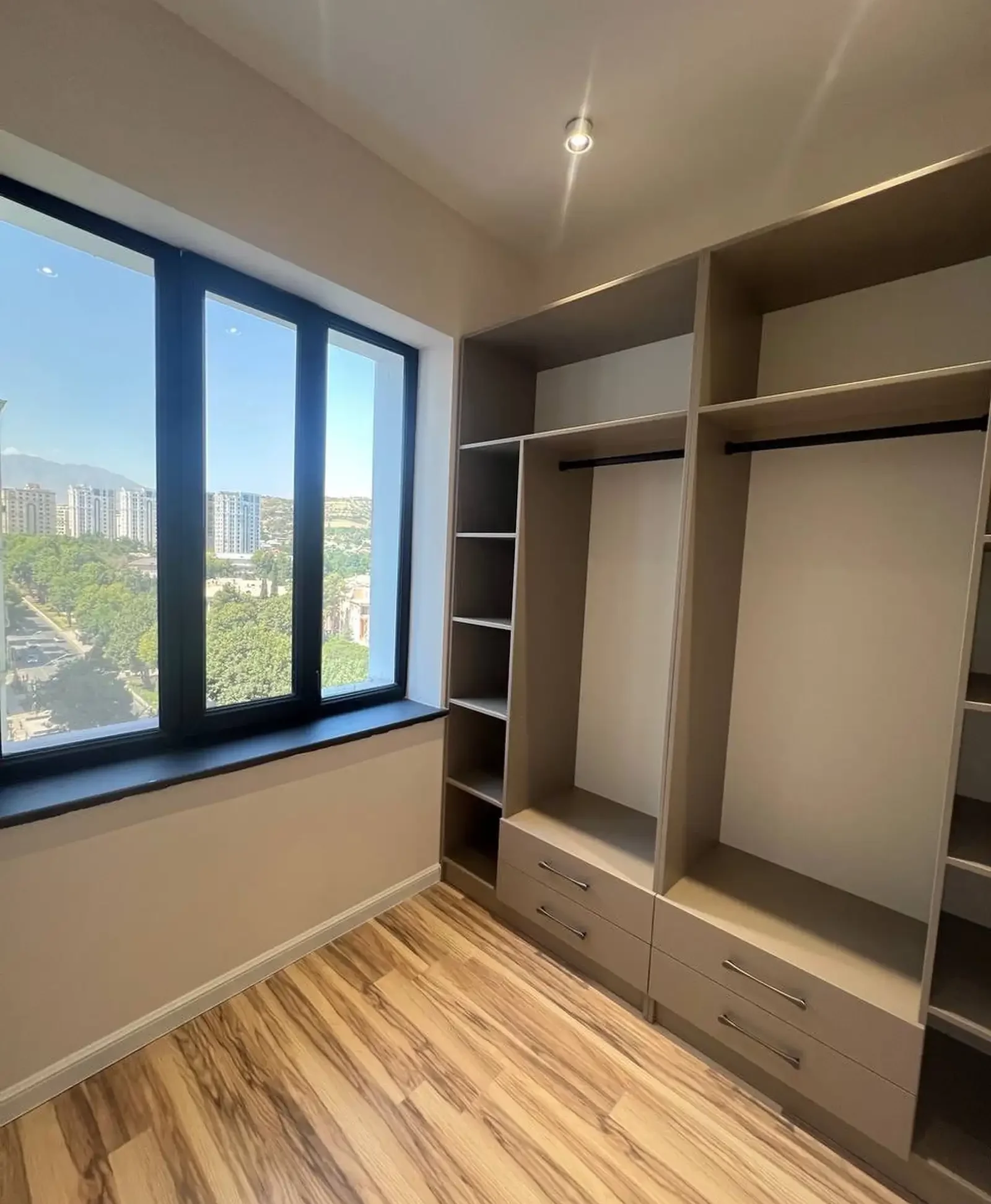 3-комн. квартира, 11 этаж, 114 м², Исмоили Сомони — фото 10