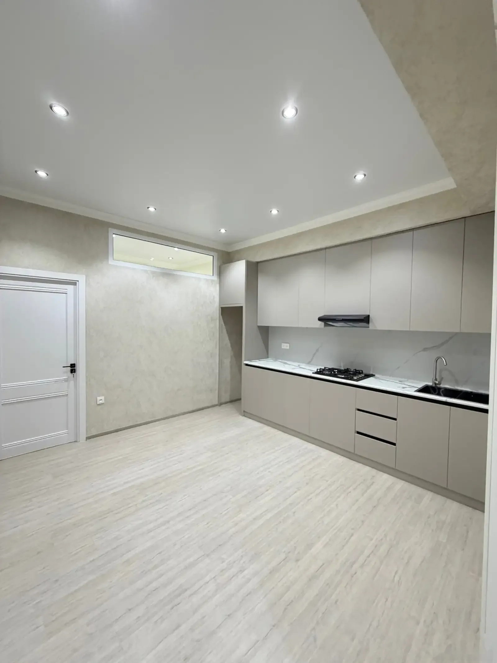 3-комн. квартира, 4 этаж, 92 м², 30 мкр — фото 4