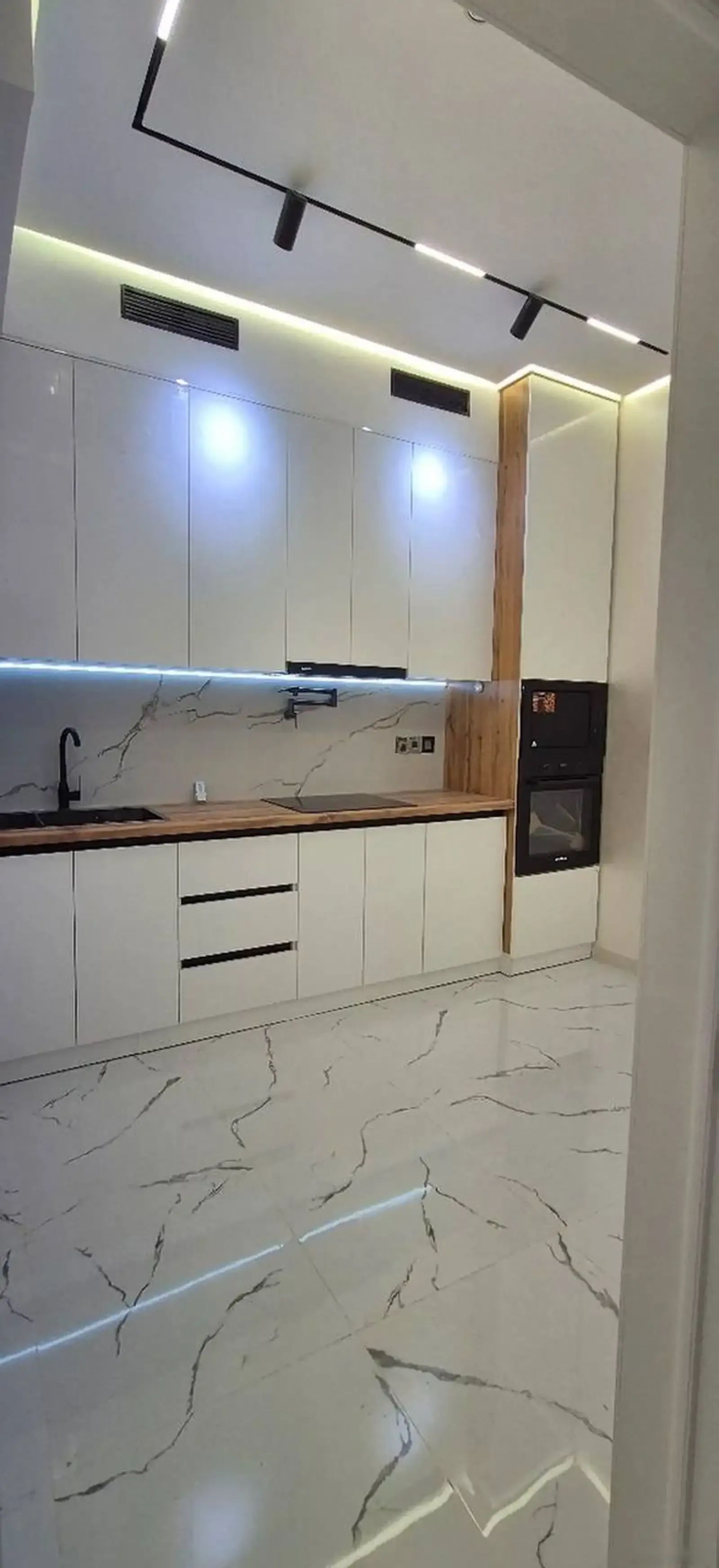 3-комн. квартира, 16 этаж, 85 м², Фирдавси — фото 9