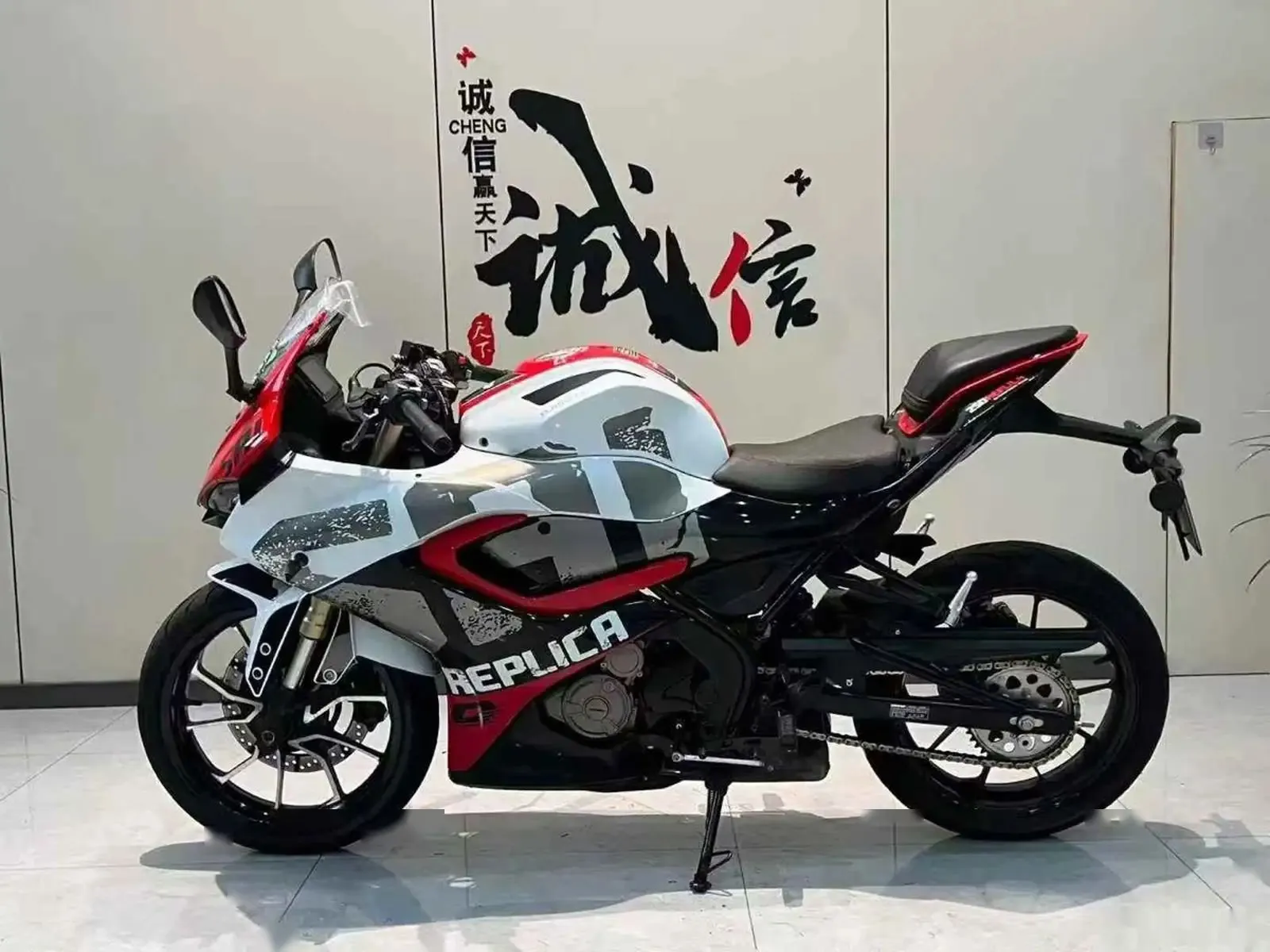 Мотоцикл Ducati 400 на заказ — фото 4