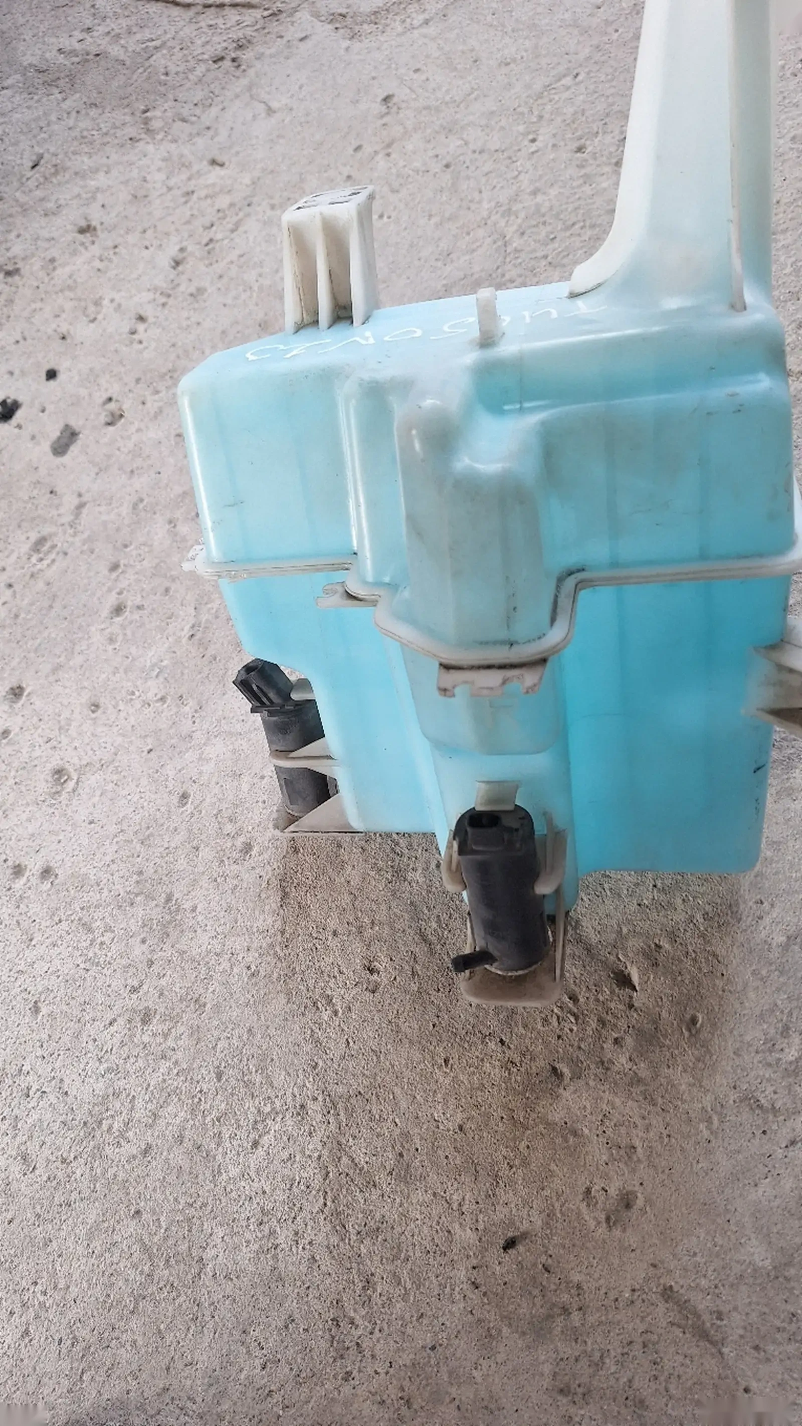 Бачок омыватель дворник Hyundai Tuc 2011 — фото 2