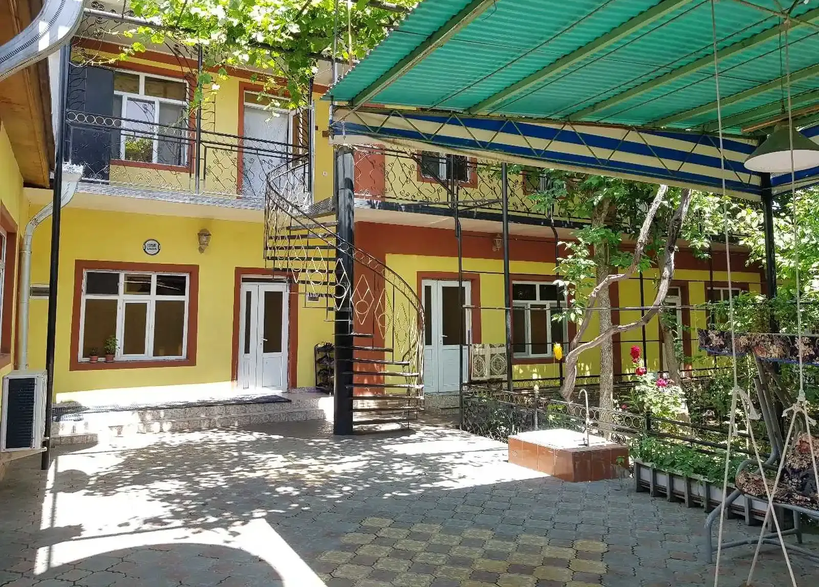 2-этажный, 10 комнатный дом, 600 м², Шохмансур