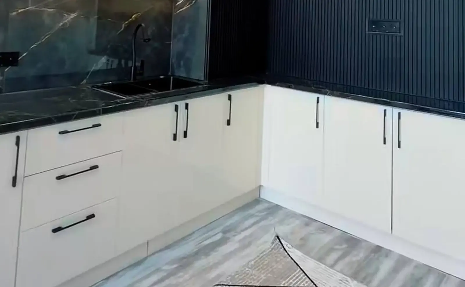 2-комн. квартира, 14 этаж, 76 м², 82 мкр, Ситимол — фото 3