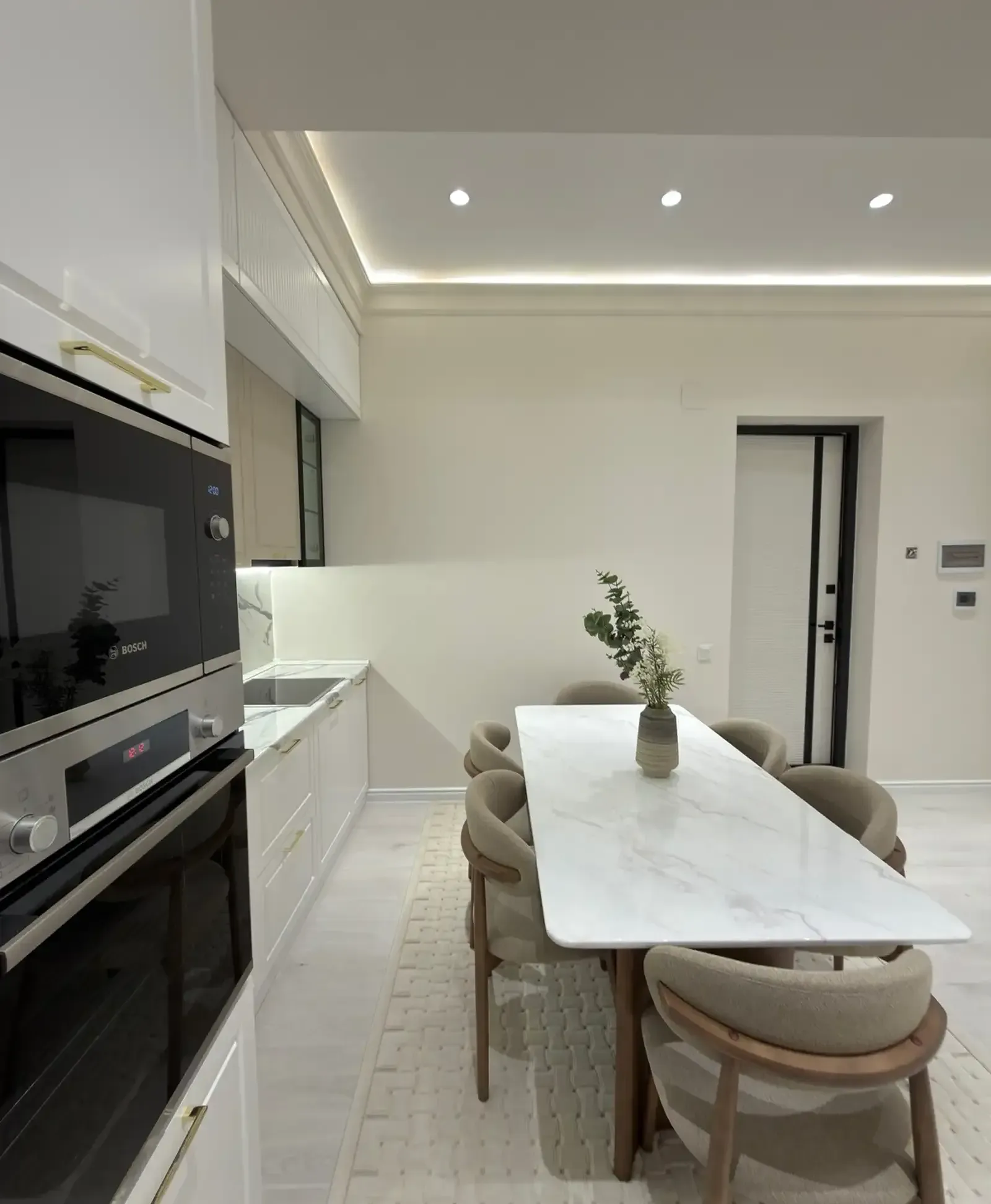 2-комн. квартира, 12 этаж, 65м², Садбарг, Шохмансур