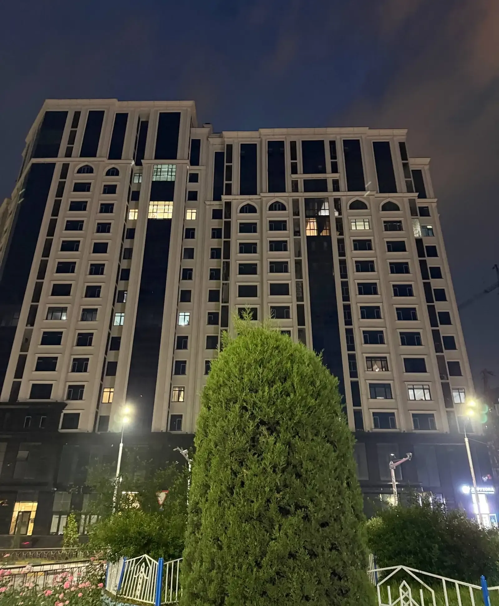 2-комн. квартира, 7 этаж, 84 м², И Сомони — фото 2