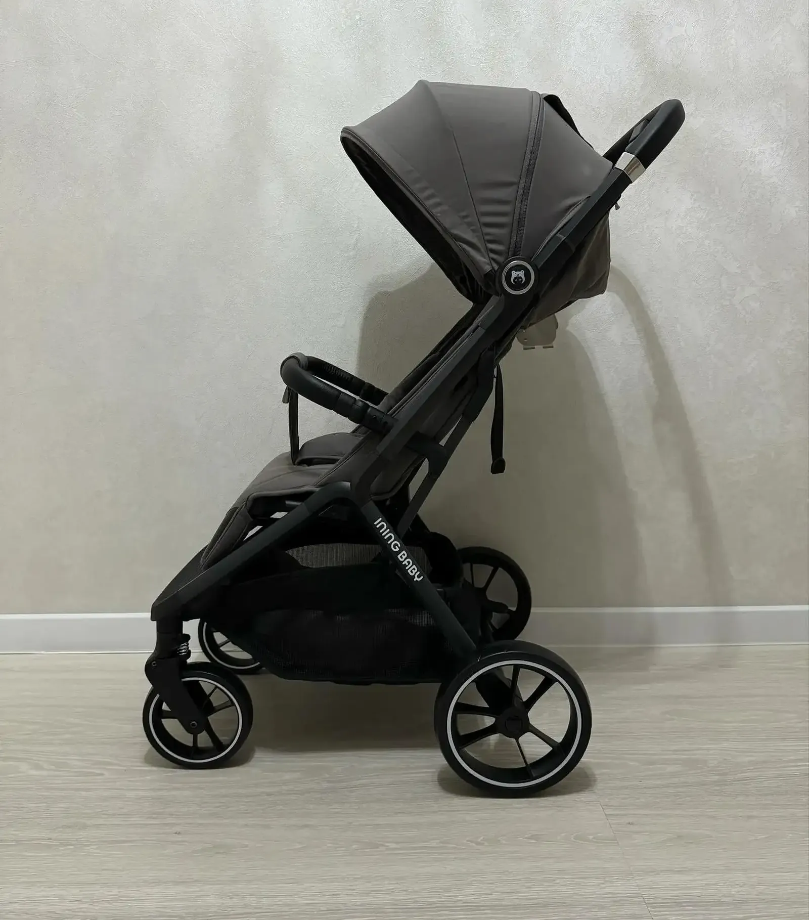 Прогулочная коляска Ining baby