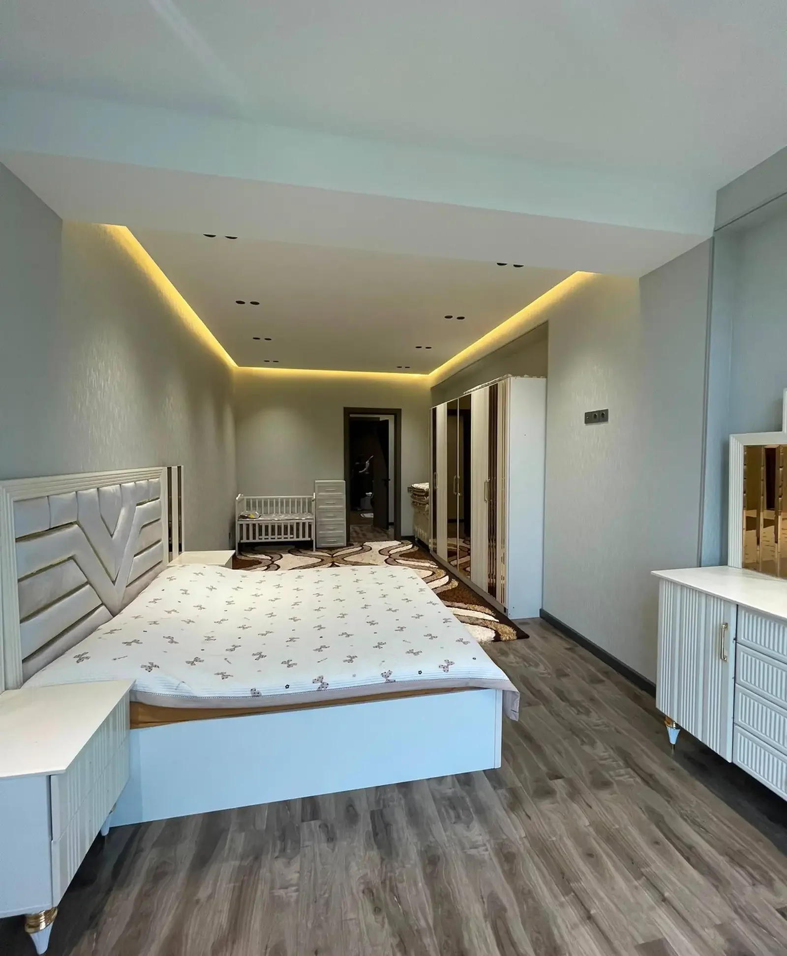 4-комн. квартира, 10 этаж, 155 м², Исмоили Сомони — фото 3
