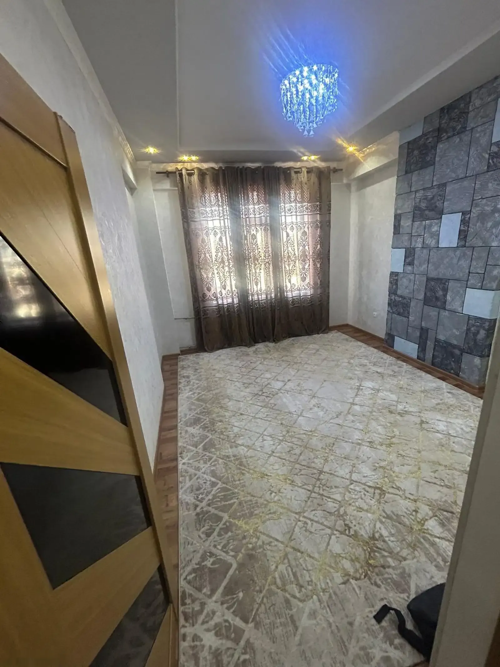 2-комн. квартира, 5 этаж, 75м², Тайга