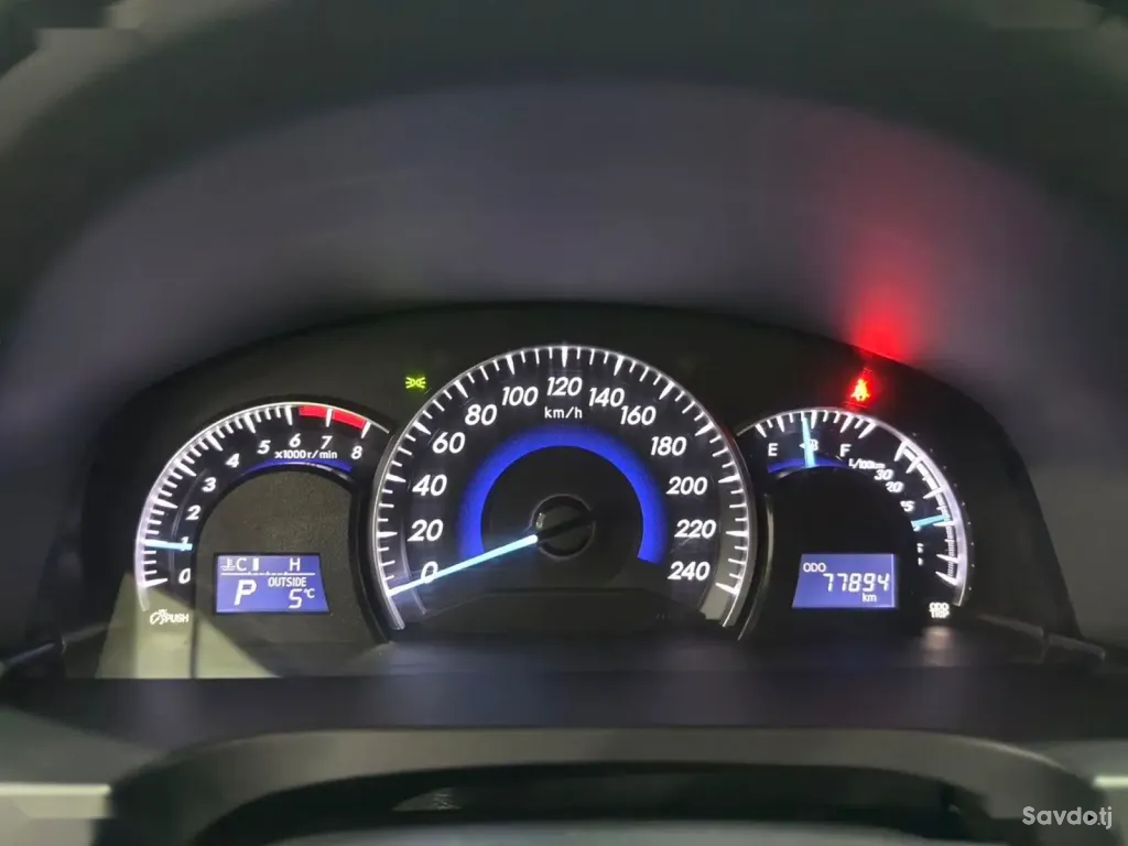 Toyota Camry, 2016
