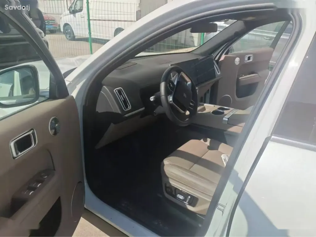 Li Auto (LiXiang) L7, 2025