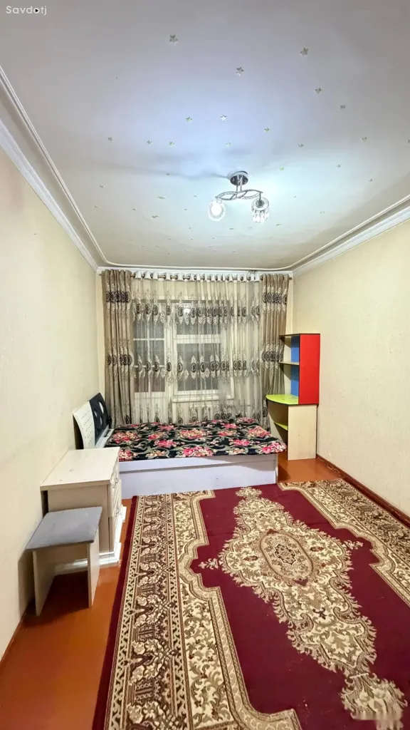 4-комн. квартира, 3 этаж, 80м², сино