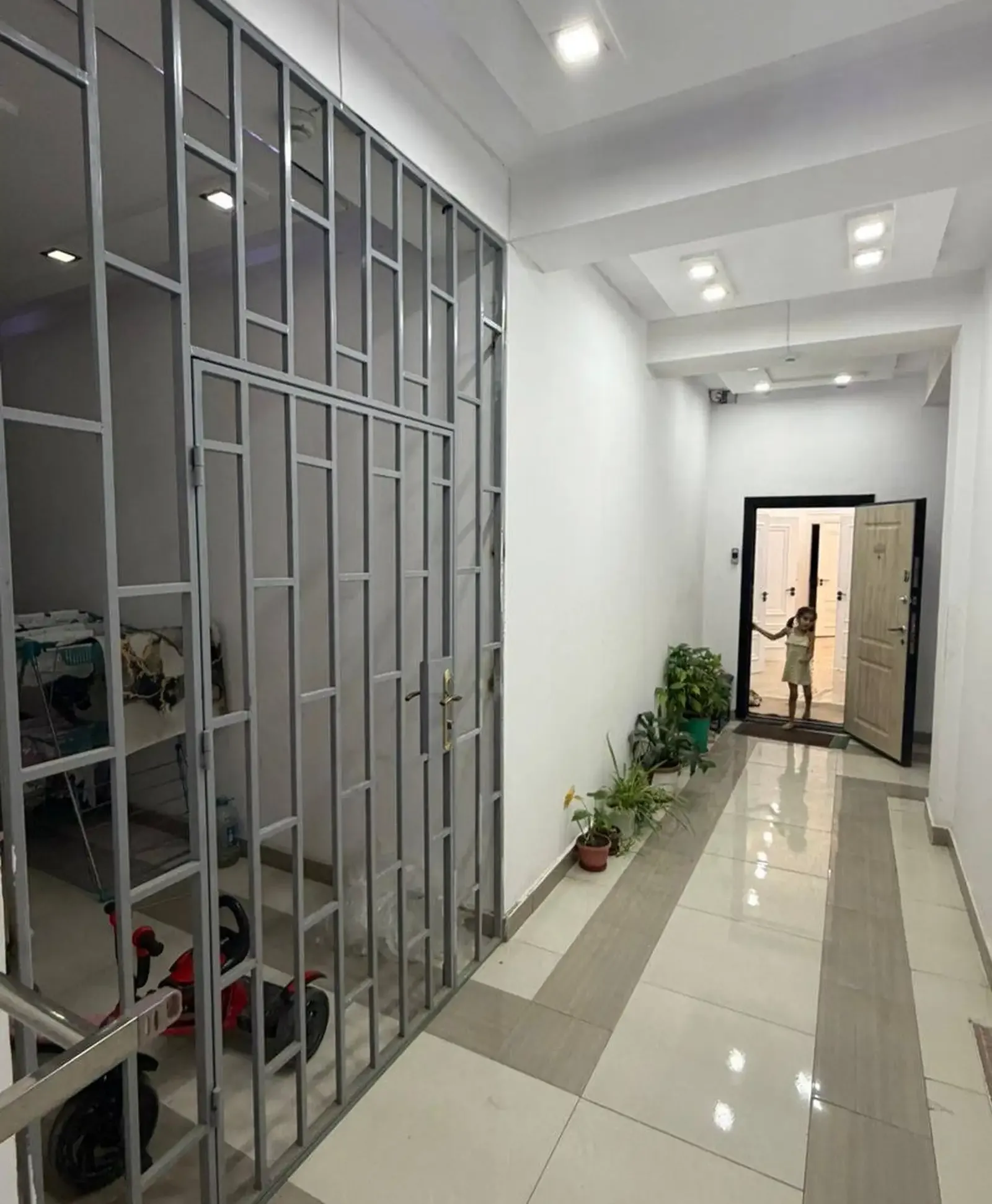 3-комн. квартира, 9 этаж, 98 м², И Сомони — фото 2