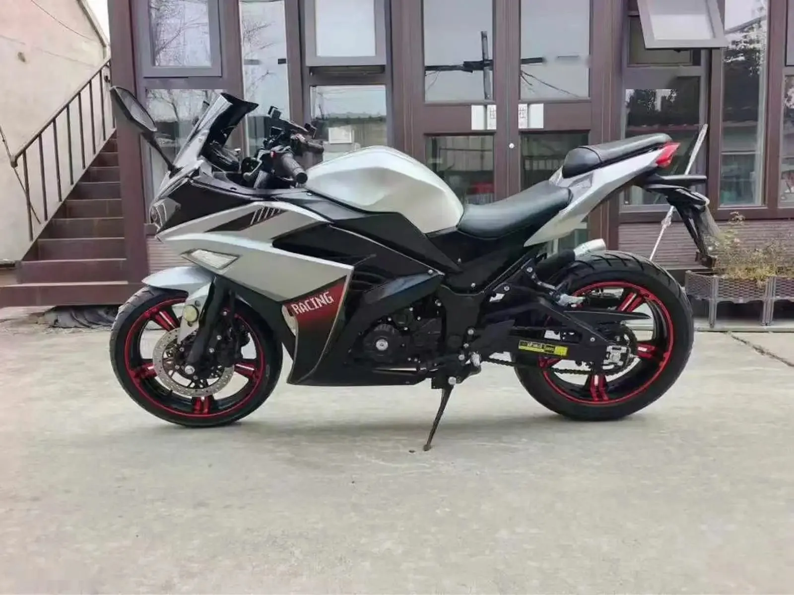 Мотоцикл Racing 400 cc v