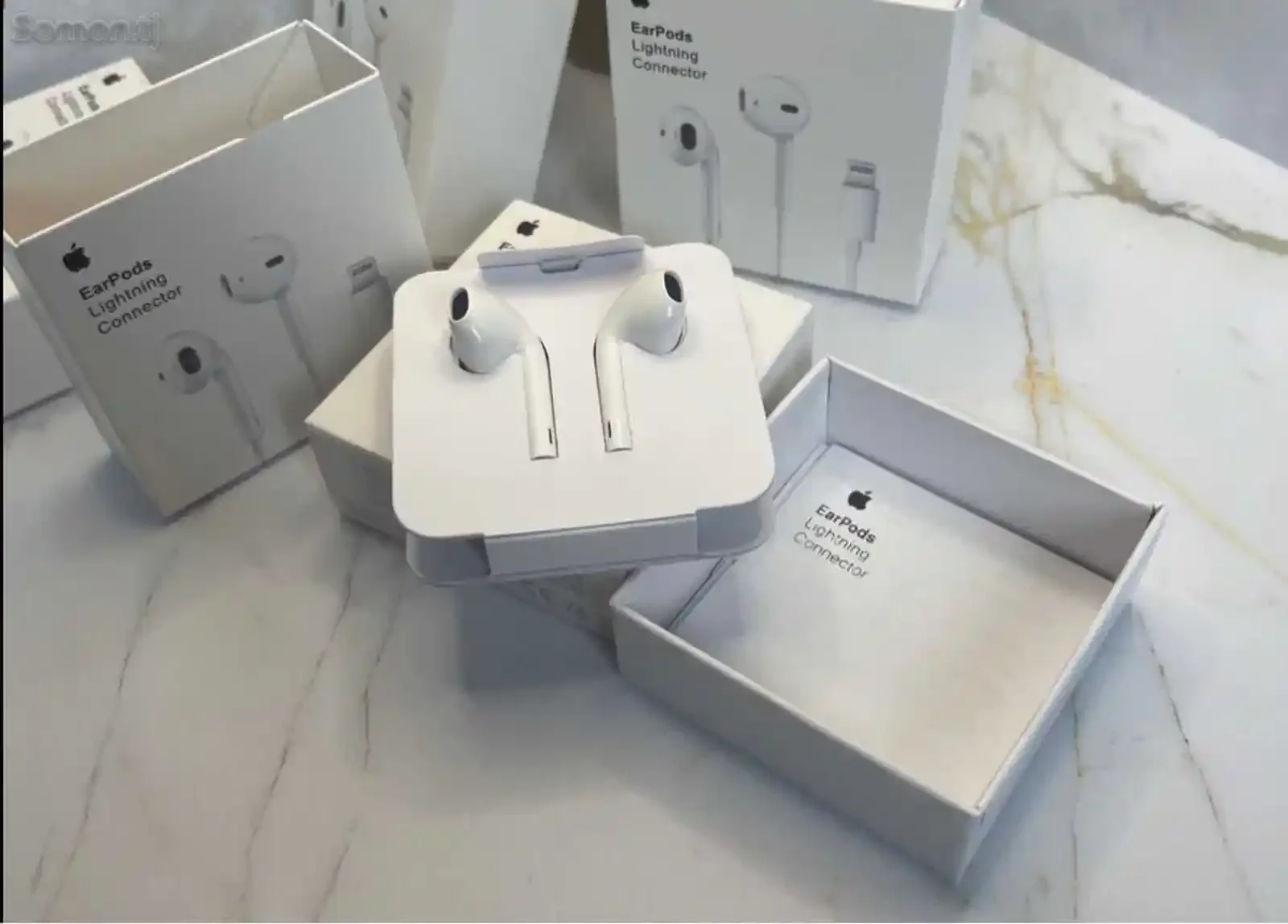 Проводные наушники Apple