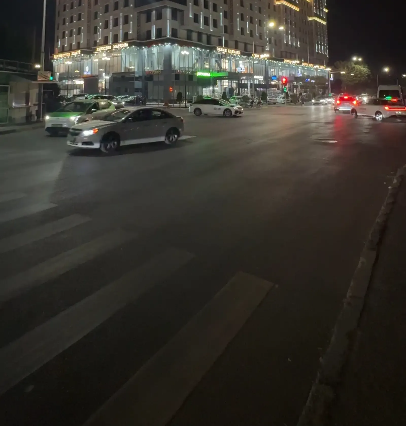 3-комн. квартира, 9 этаж, 98 м², Шохмансур (старый аэропорт)