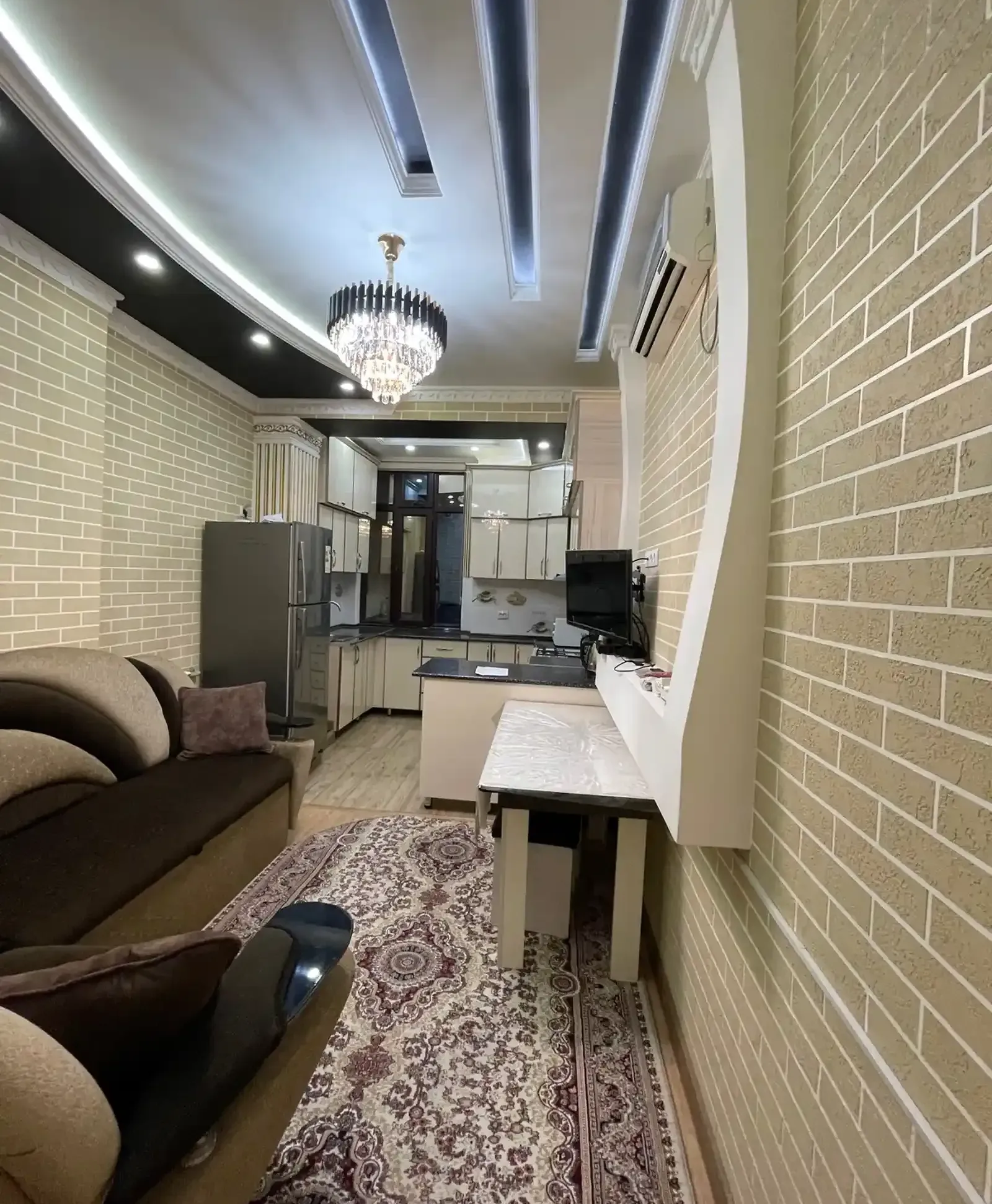 2-комн. квартира, 6 этаж, 75м², Поворот Аэропорта