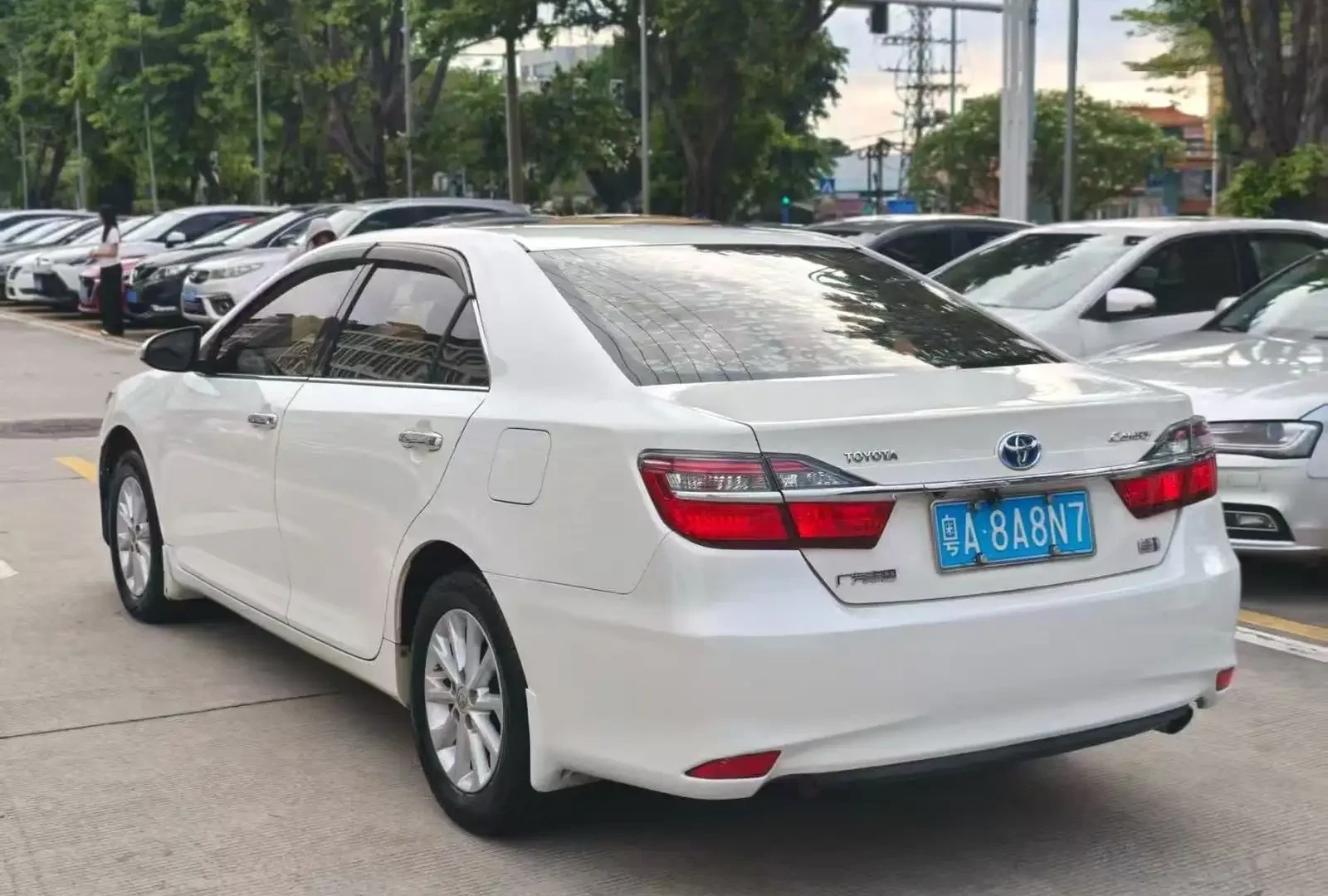 Toyota Camry, 2016
