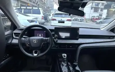Toyota Camry, 2025 — миниатюра 7