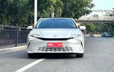 Toyota Camry, 2025 — миниатюра 7