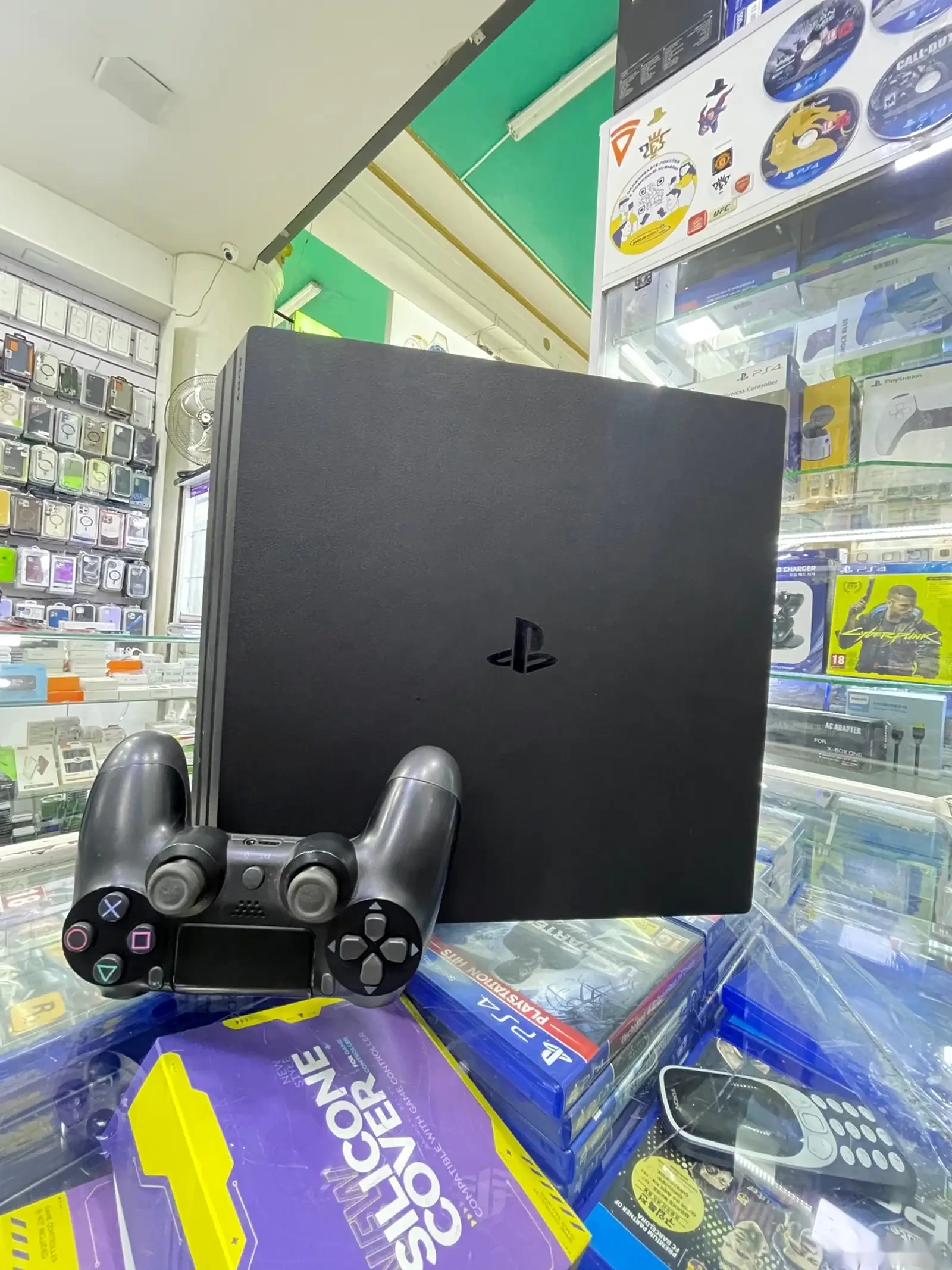 Игровая приставка Sony PlayStation 4 Pro golden hen — миниатюра 1