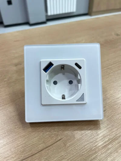 Розетка 220 V с USB и Type C, WiFi