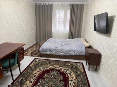 3-комн. квартира, 2 этаж, 90м², 8мкр — миниатюра 3