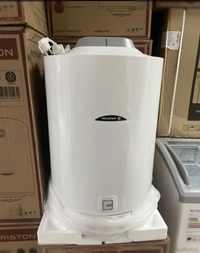 Водонагреватель Ariston 80л