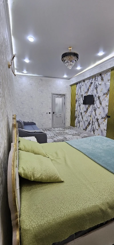 1-комн. квартира, Цокольный этаж, 50 м², 20мкр — миниатюра 2