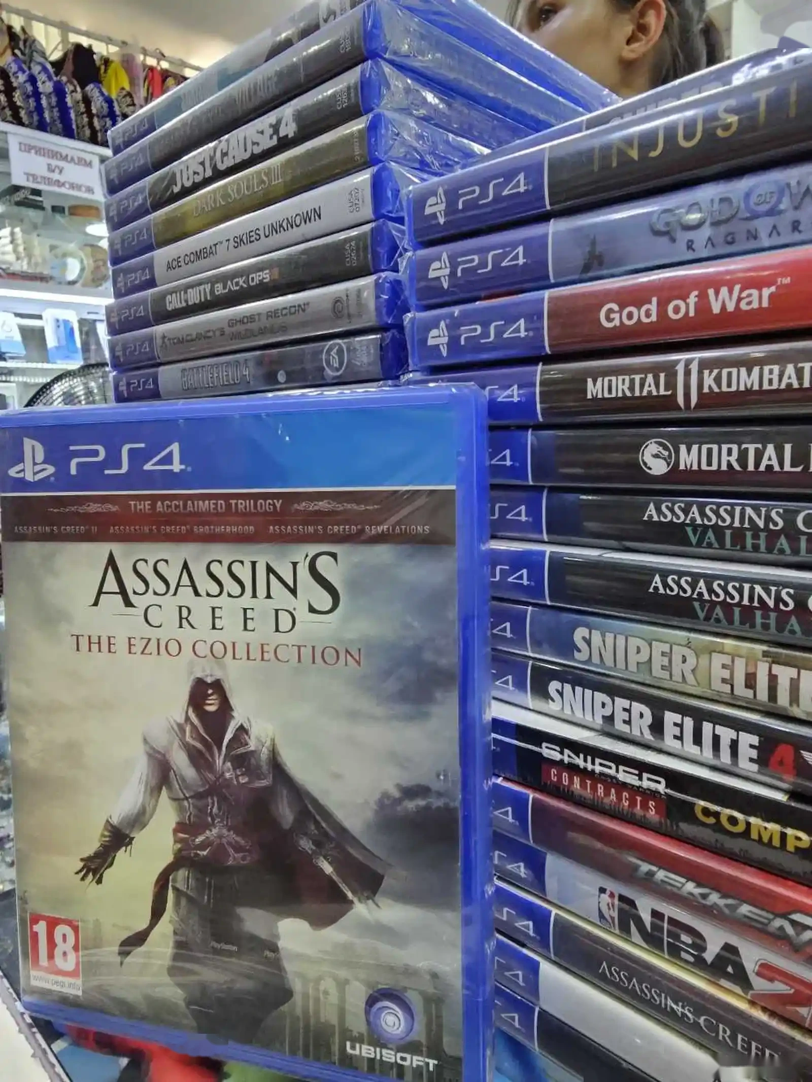 Игра Assassins creed Ezio colection playstation 4 — миниатюра 1