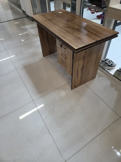 Стол офисный — миниатюра 1