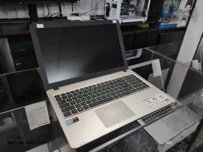 Игровой ноутбук Asus X540UP Core i5-7200U 8GB/500GB 7TH GEN — миниатюра 2