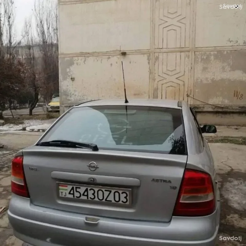 Opel Astra j 1998