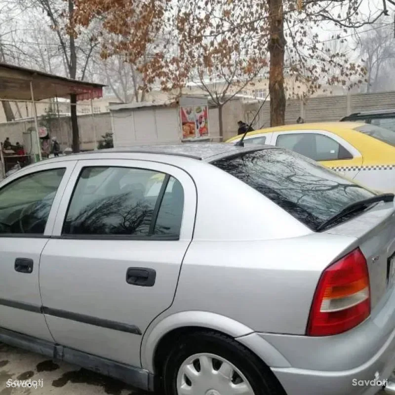 Opel Astra j 1998