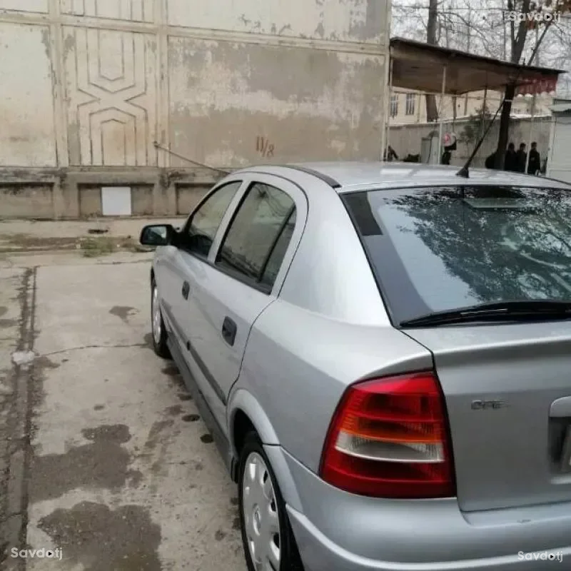 Opel Astra j 1998