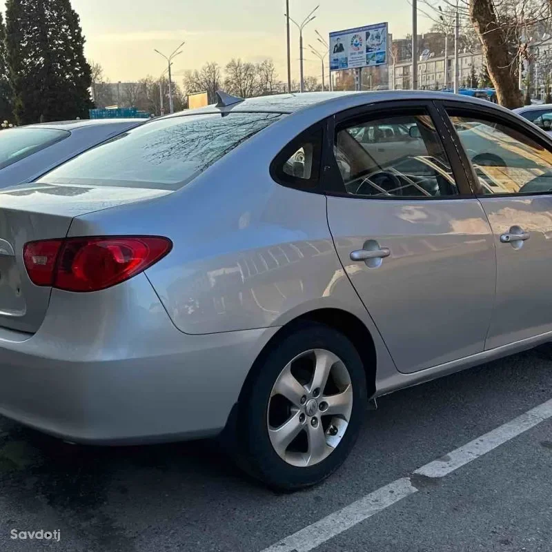 Hyundai Avante 2009