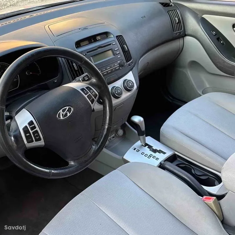 Hyundai Avante 2009