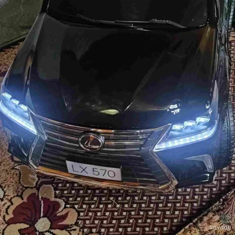 Детская машина LX570