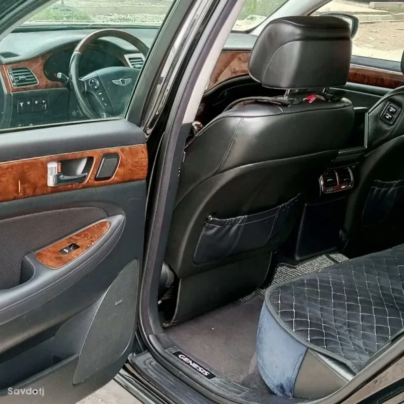 Hyundai Genesis 2008