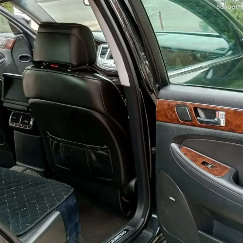 Hyundai Genesis 2008