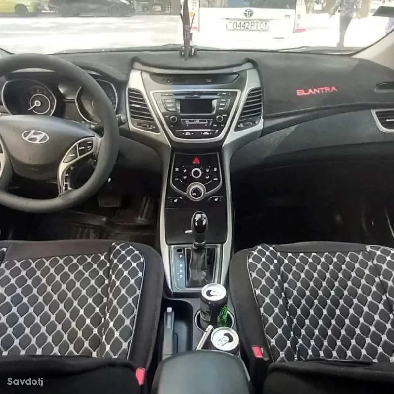 Hyundai Elantra 2015