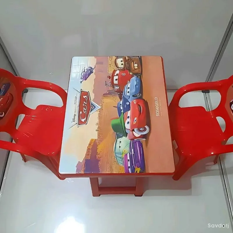 Детский столик со стульчиками
