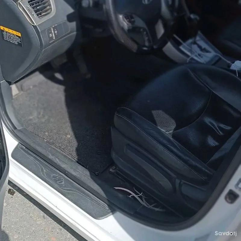 Hyundai Elantra 2013