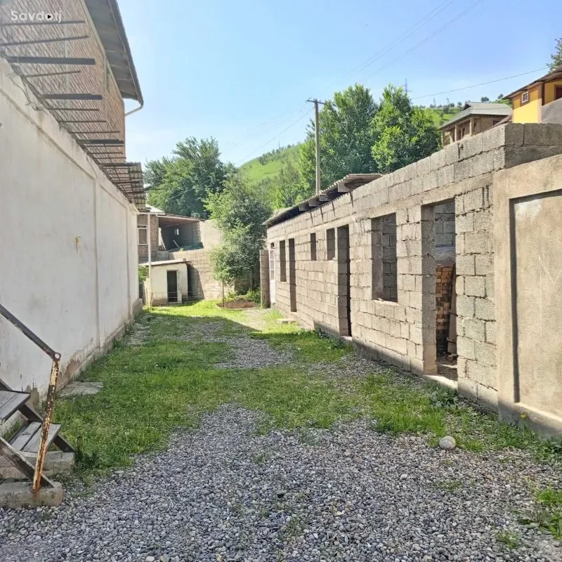 3 этажный, 15-комн. дом, 359 м², 25 соток, Чорбог